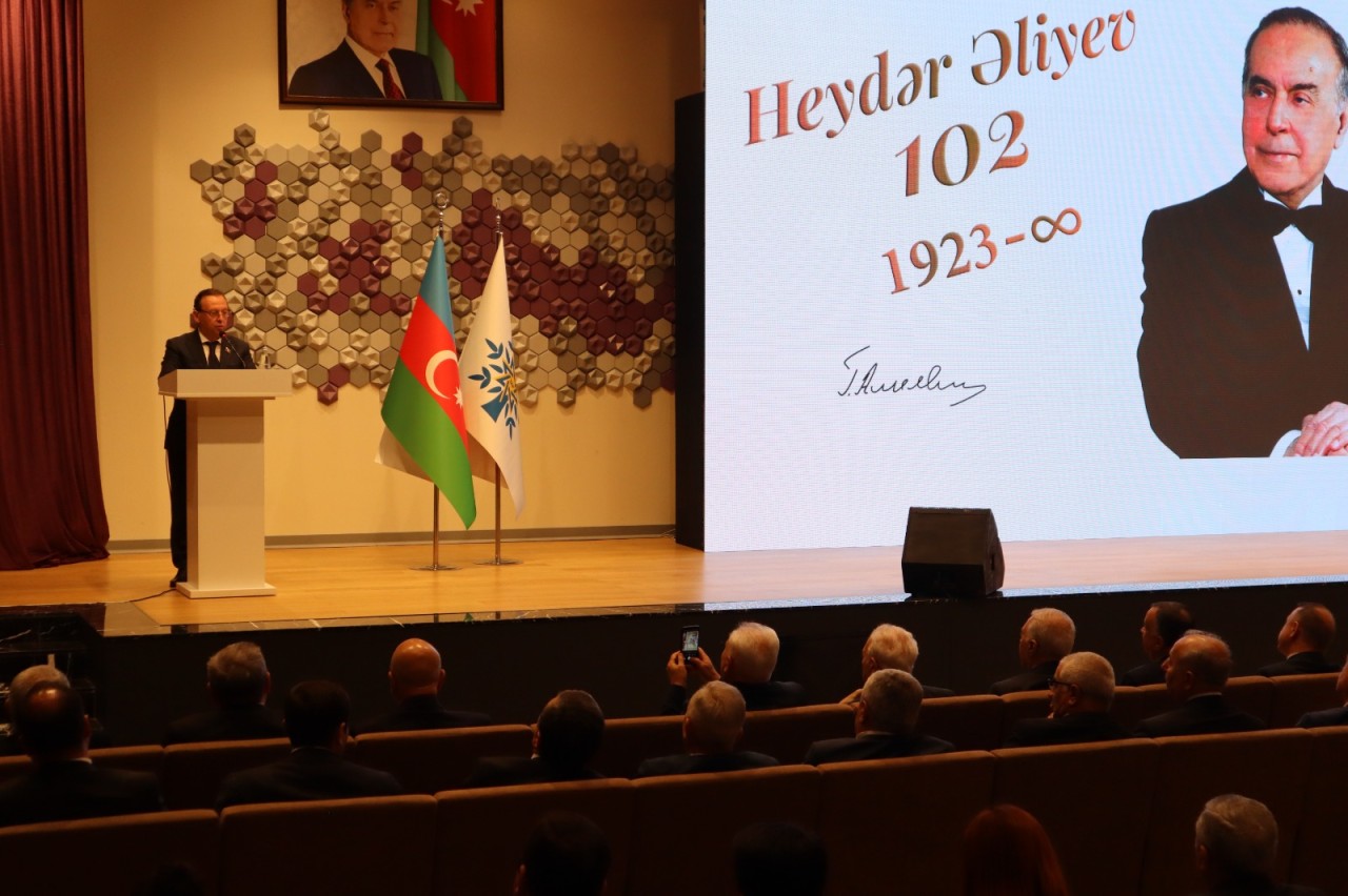 YAP Nərimanov rayon təşkilatı Heydər Əliyevlə bağlı tədbir keçirdi - FOTOLAR
